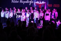 Chór wykonuje „Pieśń Konfederatów Barskich”.