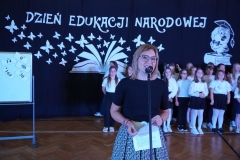 Pani Lidia Dziewięcka zapowiada dzisiejszą uroczystość.