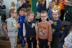  Oglądanie przedstawienia „Siedem życzeń Natalki” i występu tanecznego przez przybyłych Przedszkolaków. 