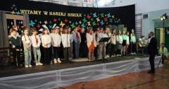 Występ szkolnego chóru „Tu- Tu”.
