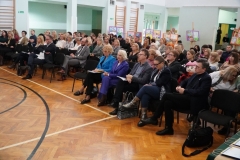 Uczestnicy konferencji słuchają  prelegentów.