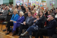 Uczestnicy konferencji słuchają prelegentów.