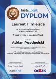 Biało-niebieski dyplom za udział w konkursie Instalogik dla Adriana Przedpełskiego z podpsiami organizatorów