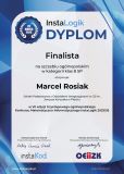 Biało-niebieski dyplom za udział w konkursie Instalogik dla  Marcela Rosiaka z podpsiami organizatorów