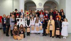 Wspólne pamiątkowe zdjęcie z włodarzami oraz pracownikami Urzędu Miasta Płocka.