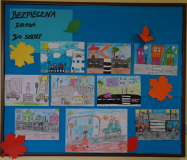 Wystawa nagrodzonych prac konkursu plastycznego w kategorii klas pierwszych, drugich i trzecich.