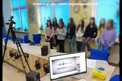 Dzieci nagrywają teledysk.