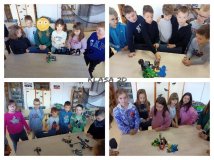 Kolaż czterech zdjęć – na każdym z nich kilkoro uczniów i uczennic z klasy 2d prezentuje przygotowane w trakcie zajęć budowle z klocków LEGO.