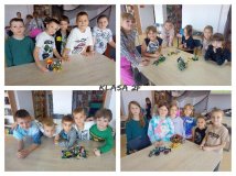 Kolaż czterech zdjęć – na każdym kilkoro uczniów i uczennic z klasy 2f, którzy stoją wokół stołów i prezentują budowle z klocków LEGO.