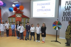 Przedstawiciele klas pierwszych biorą udział w turnieju „Koło fortuny”