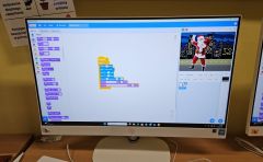 Praca dzieci w języku Scratch - Święta Bożego Narodzenia