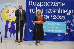 Dyrektor Szkoły- p. Marlena Błachowicz oraz Wiceprezydent Miasta Płocka- p. Łukasz Jankowski, przemawiający na forum Szkoły.