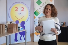 Przedstawicielka jury konkursu, pani Aleksandra Gawlik  przedstawia uwagi na temat prac nadesłanych na konkurs.