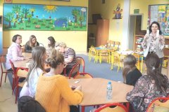 Prezentacja wzorów zakładek oraz omawianie sposobu ich wykonania