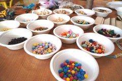 Zestawy materiałów do zdobień prac