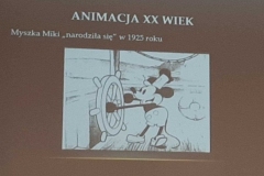 Rysunek postaci Myszki Miki w biało- czarnych barwach.